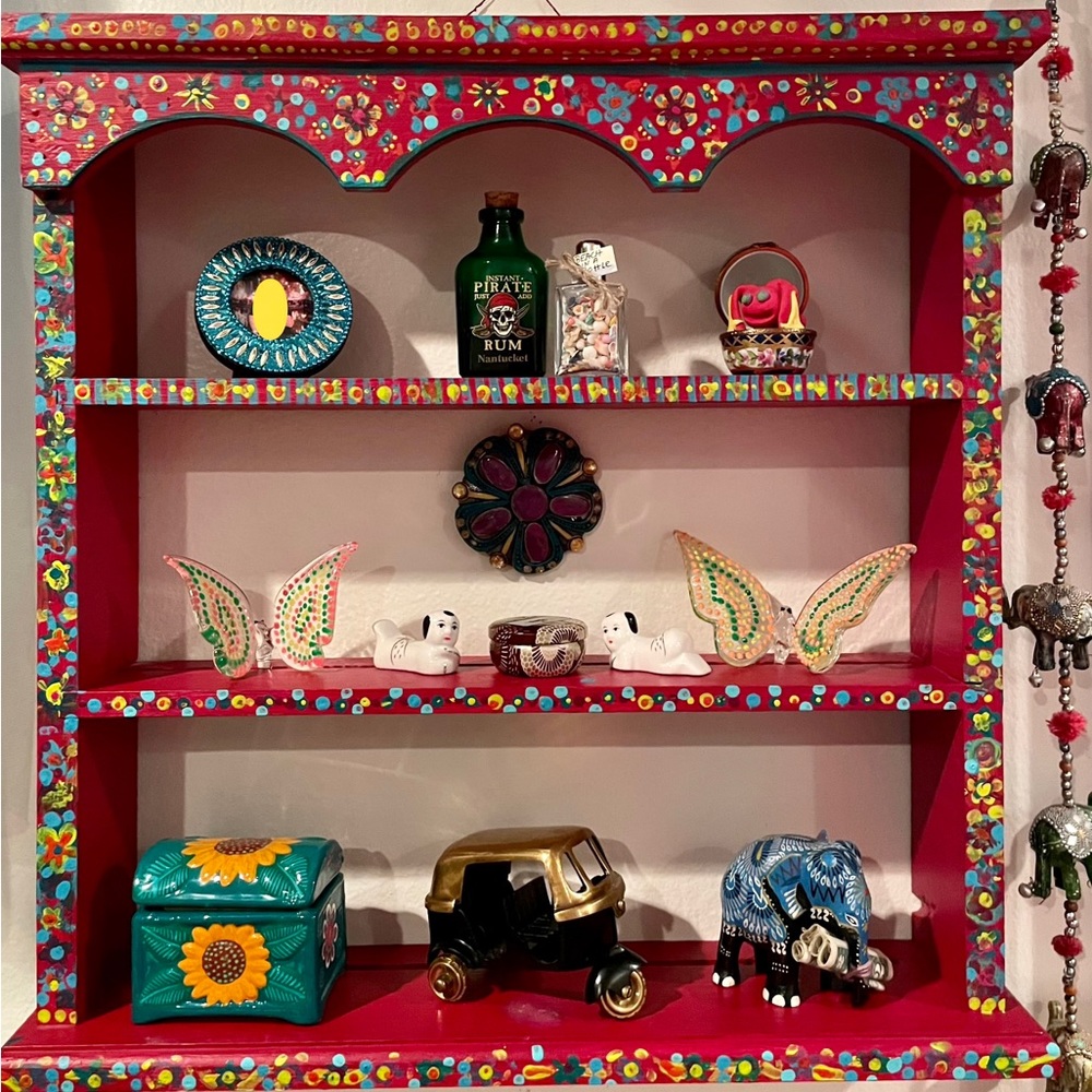 The cutest lil’ Boho curio display shelves. Hand painted!